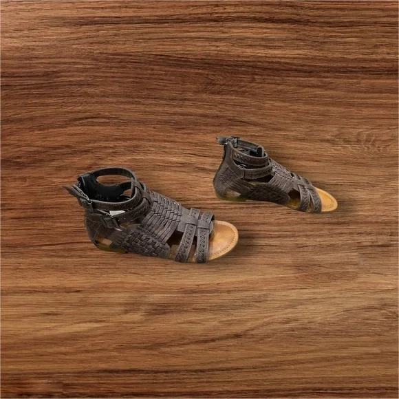 Not Rated Brown Sandal Size 6 Excellent Condition Purchased @ Buckle - Picture 3 of 5